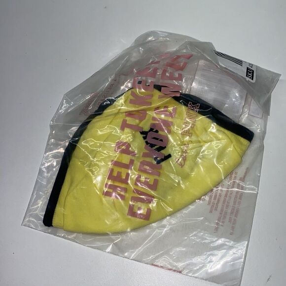 New victoria secret pink face mask - Picture 1 of 2